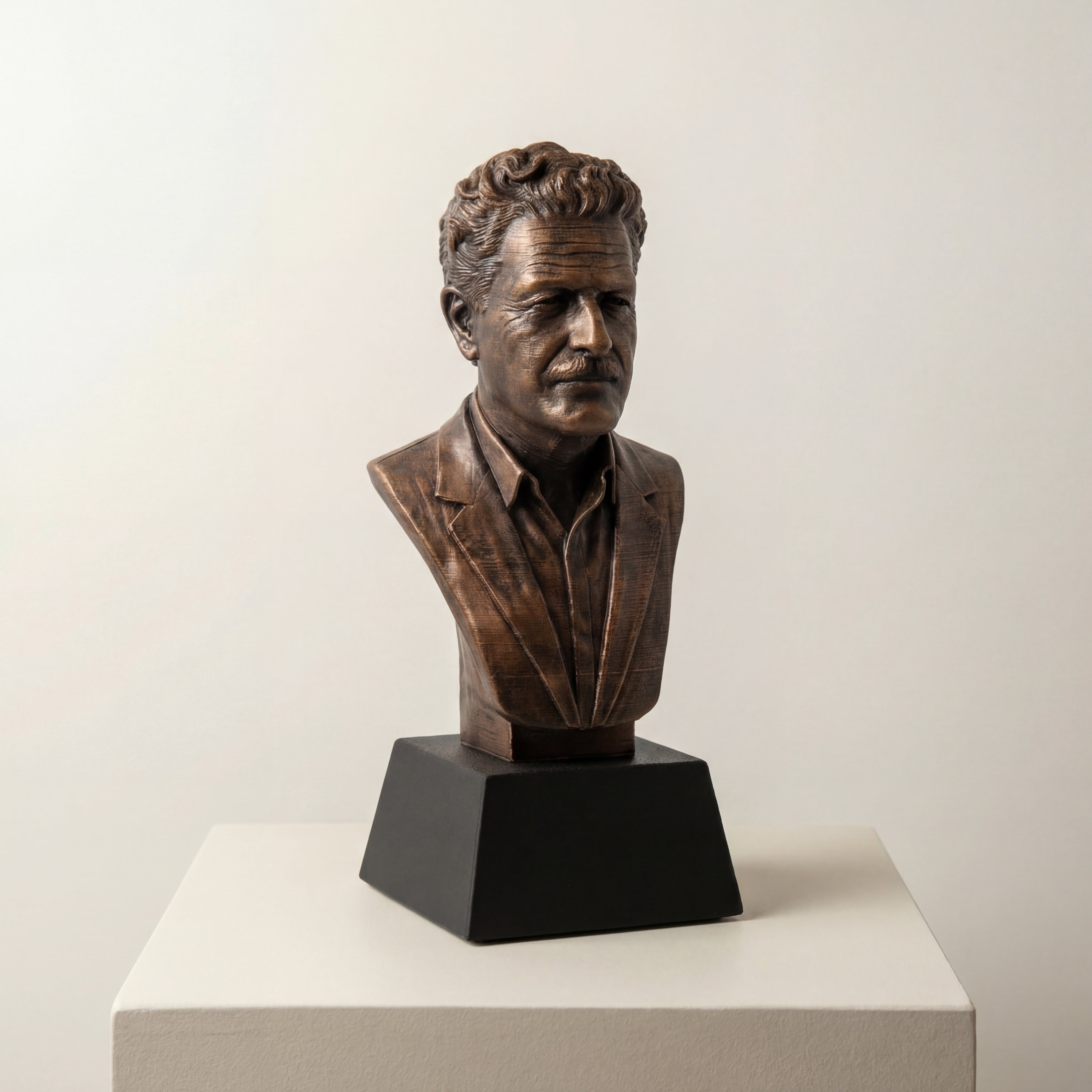 Nazım Hikmet Bust