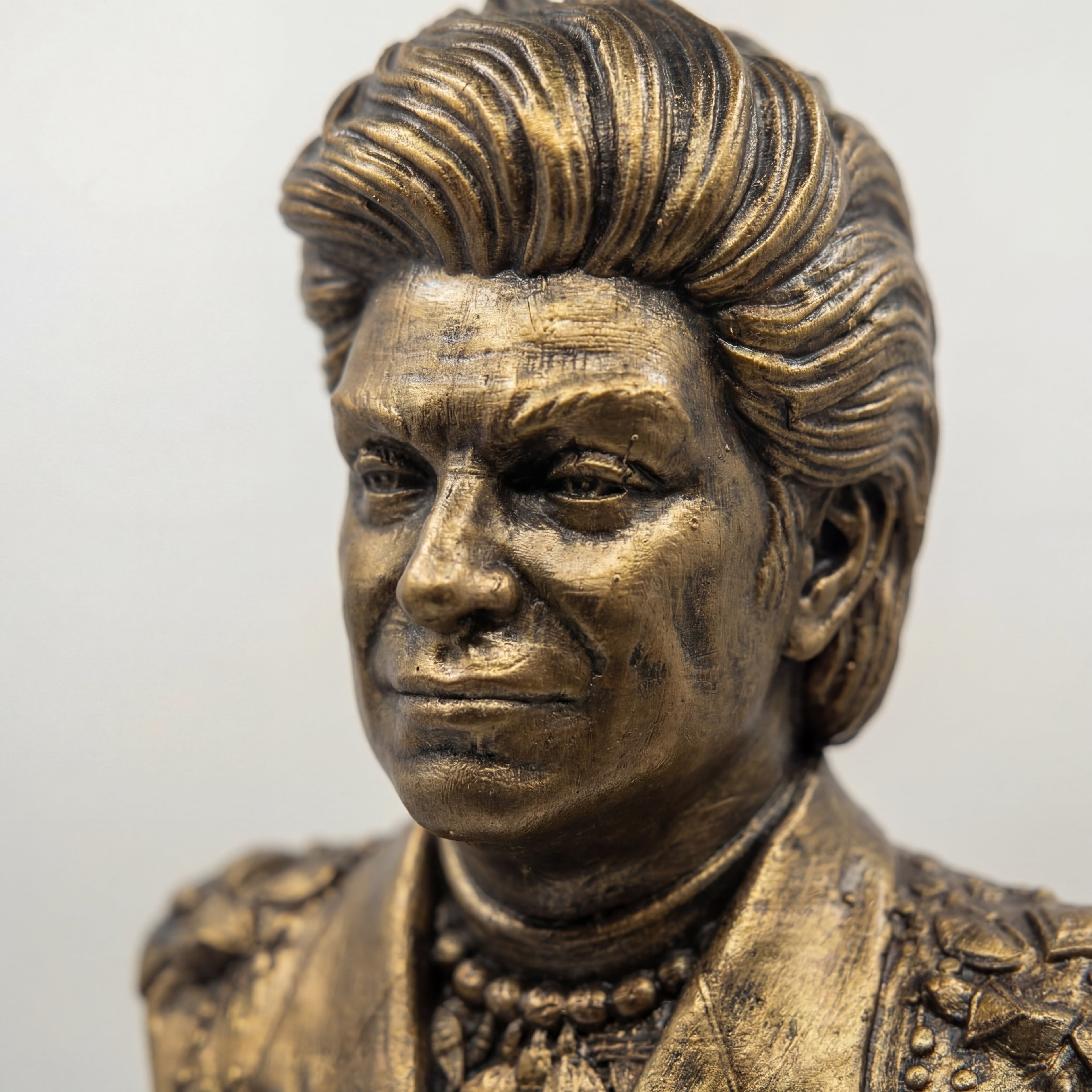 Zeki Müren Bust