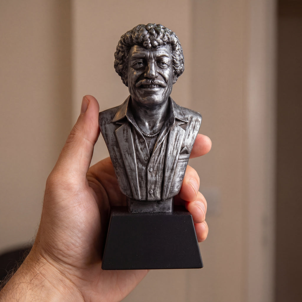 Müslüm Gürses Bust